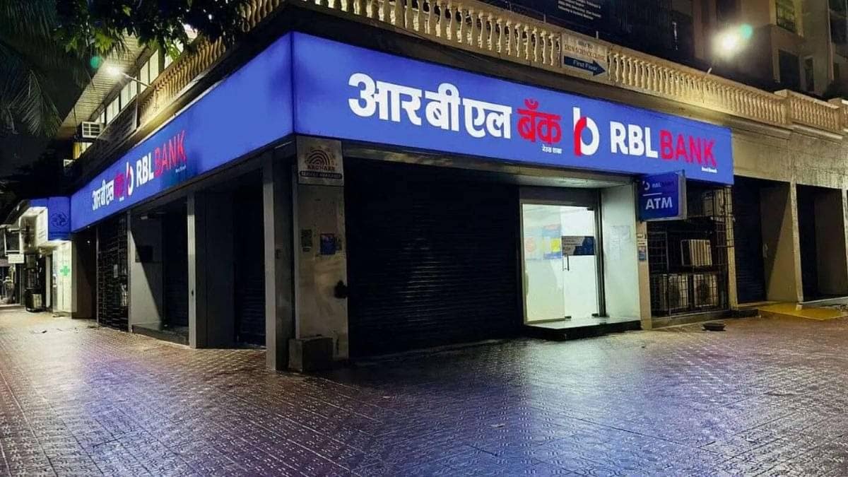 Mahindra & Mahindra Exits RBL Bank with ₹678 Crore Stake Sale, Clocks 62.5% Gain