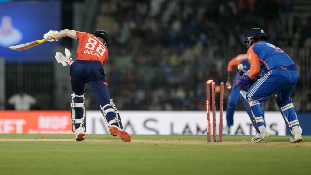 ‘Is There Any Smog There?’: Shastri, Gavaskar Poke Fun At Harry Brook After He Falls Prey To Chakravarthy’s Spell Again