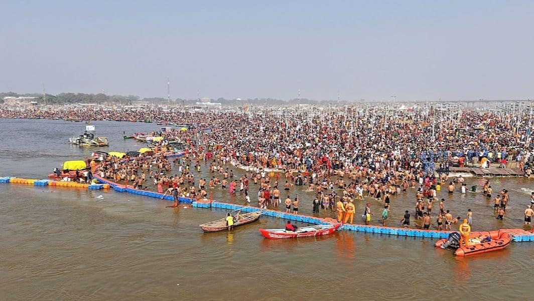 Maha Kumbh 2025: Record 10 Crore Devotees Take Holy Dip at Sangam | LIVE