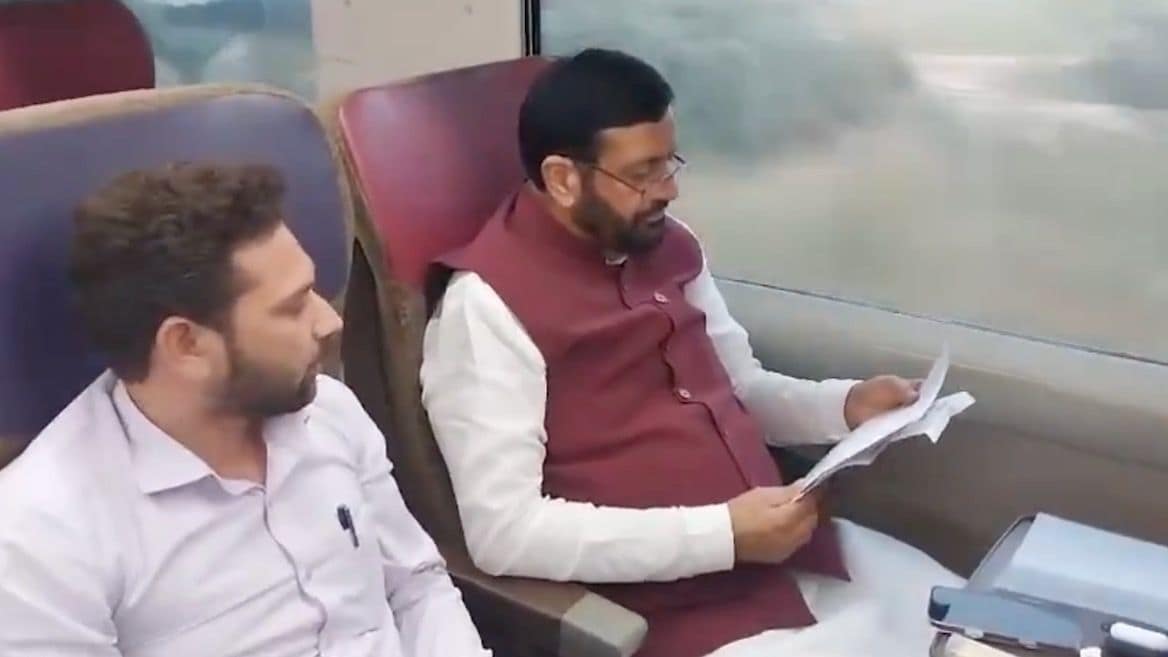 Watch | Nayab Singh Saini Boards Vande Bharat Train From Chandigarh To New Delhi