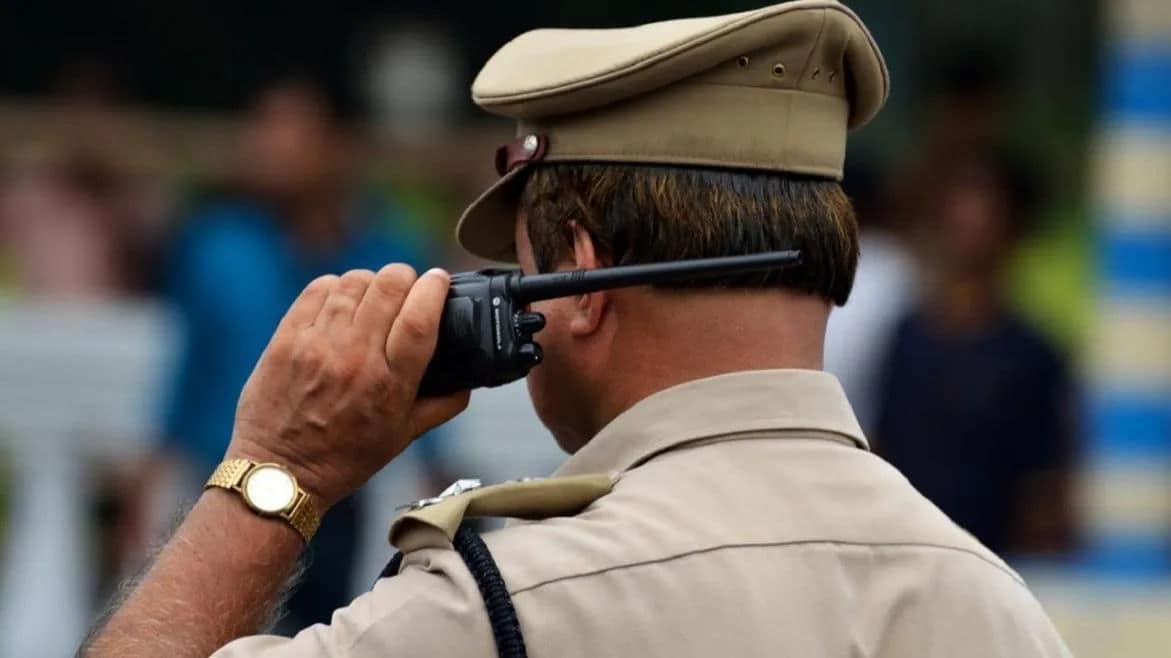 Bihar SHO Suspended for Drinking Alcohol Inside Police Station in Dry State, Probe Underway