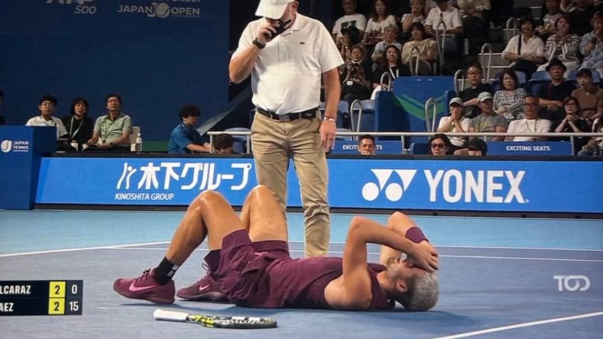 WATCH | Carlos Alcaraz Averts Massive Injury Scare During Japan Open Debut