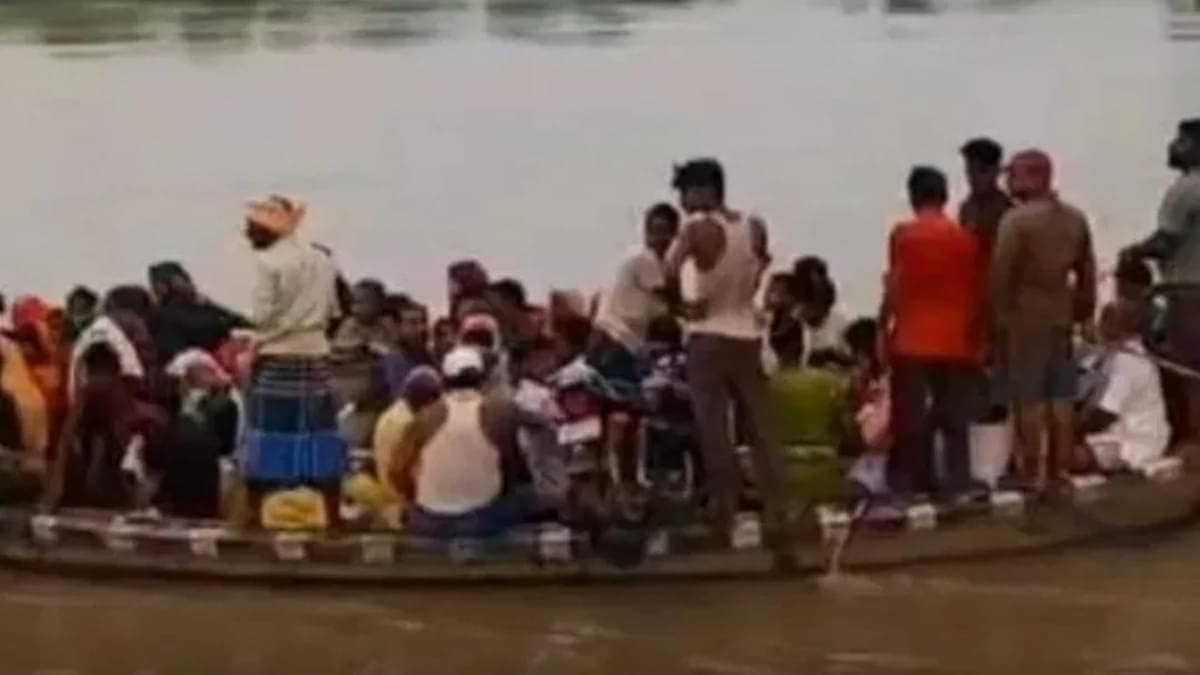 Boat Capsizes In Kaudiyaala River, 4 Rescued, 24 Missing In Bahraich