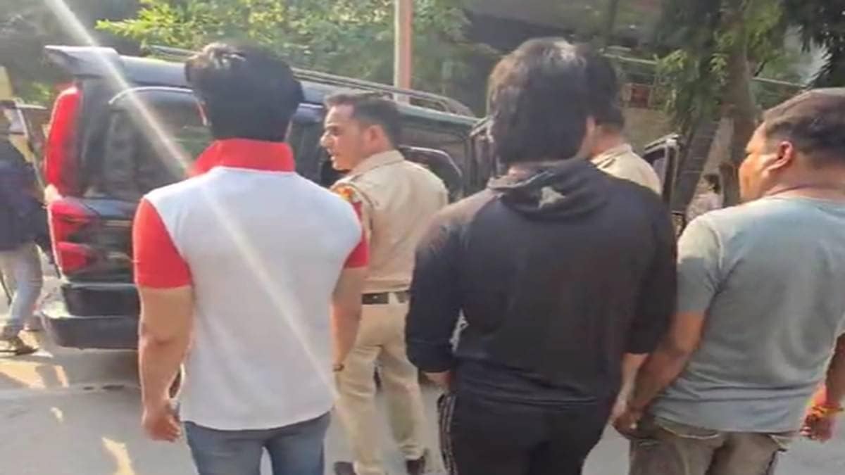 South Delhi School Shocker: Class 11 Student Attempts To Kidnap Schoolmate At Gunpoint In Greater Kailash, Police Rescue Victim