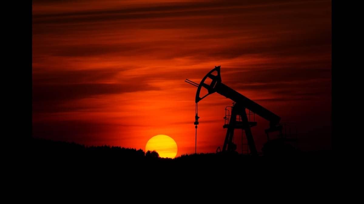 Oil Prices Extend Gains As US Sanctions Russia’s Rosneft, Lukoil