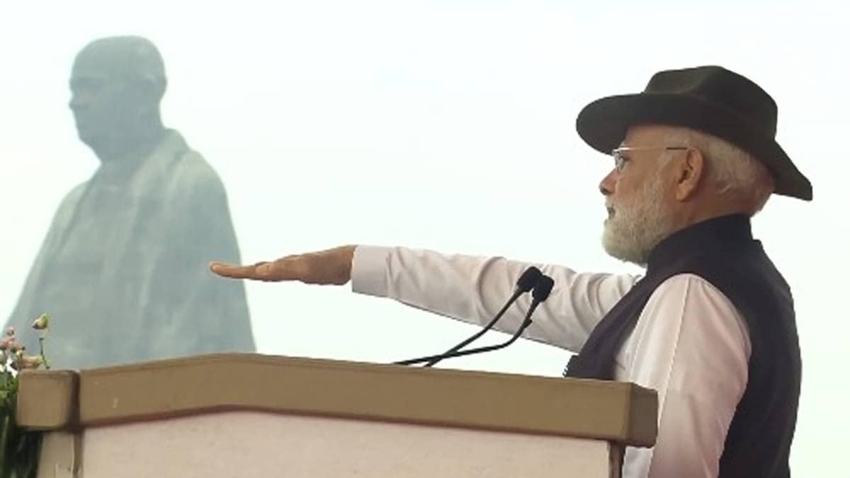 PM Modi Pays Floral Tribute To Sardar Vallabhbhai Patel At Statue Of Unity On Rashtriya Ekta Diwas