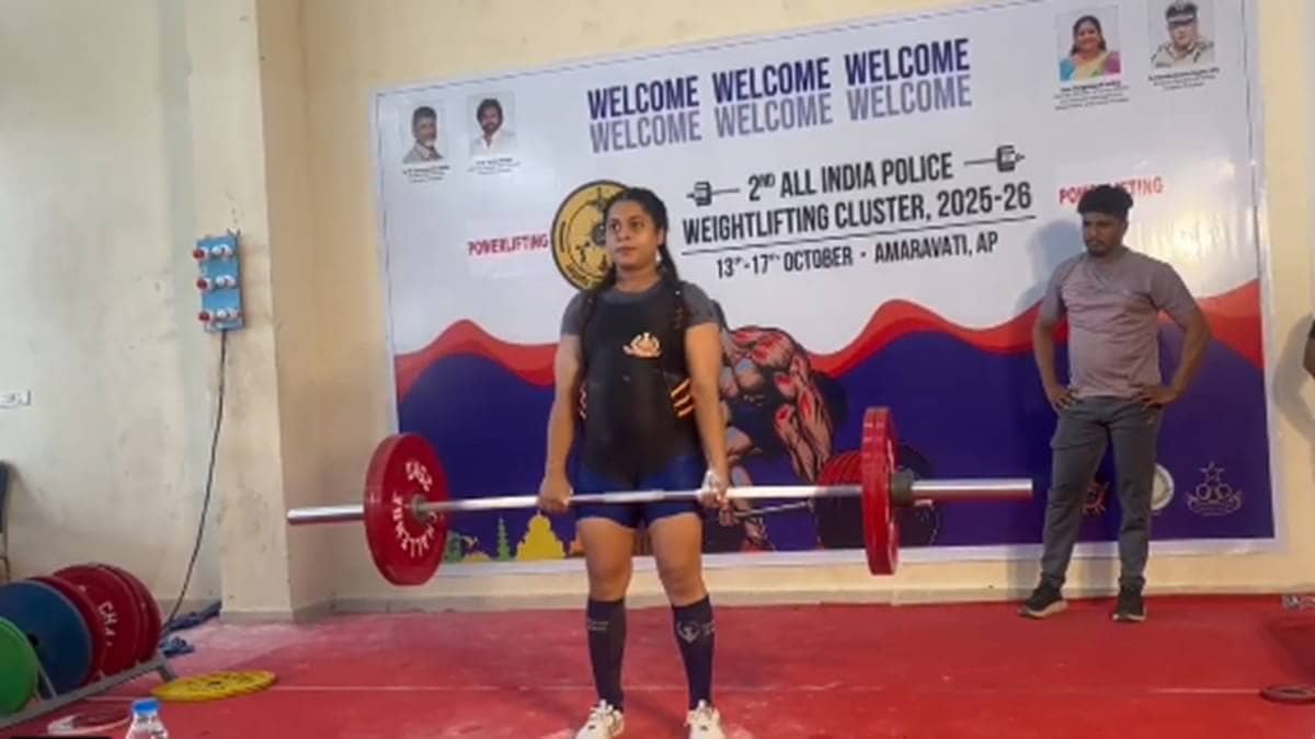 Pregnant Delhi Police Constable’s Astonishing 145kg Weightlift Wins Bronze And Audience Admiration At Andhra Championship