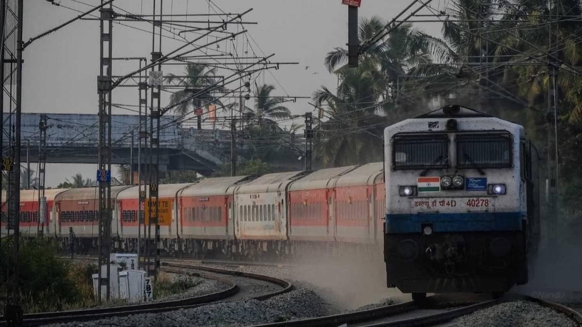 Indian Railways To Run 1500 Special Trains For Next 5 Days To Cater To Rush During Chhath Puja