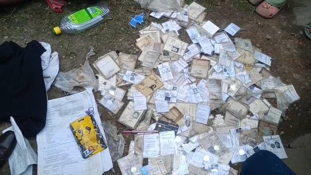 West Bengal Voter ID Card Mystery: Over 100 Cards Recovered From Suspicious Person In Kalyani