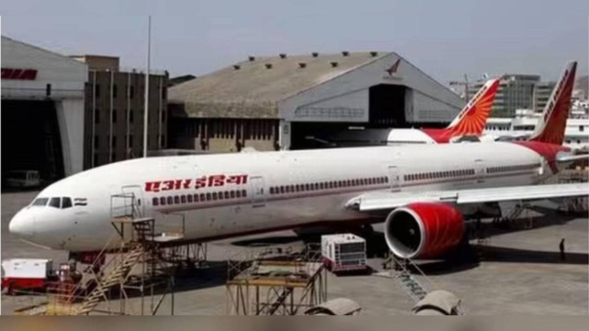 Air India Flight AI-887 Returns to Delhi After Mid-Air Engine Oil Pressure Failure; DGCA Orders Probe
