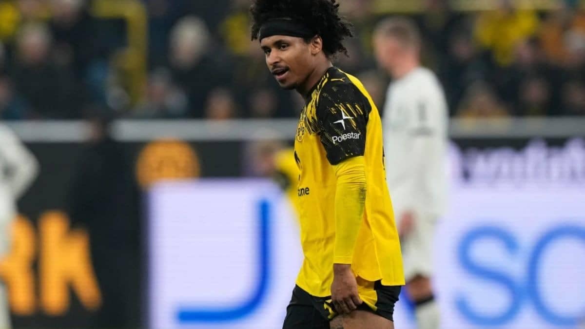 Borussia Dortmund’s Karim Adeyemi Faces A Fine for His Emotional Reaction To Being Substituted