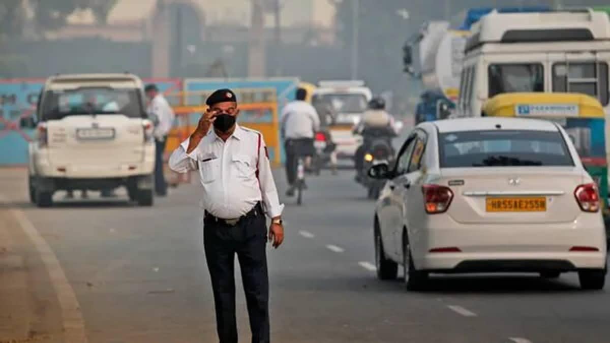 Delhi Traffic Police Crack Down On Polluting Vehicles, 2686 Fines Issued For Violations