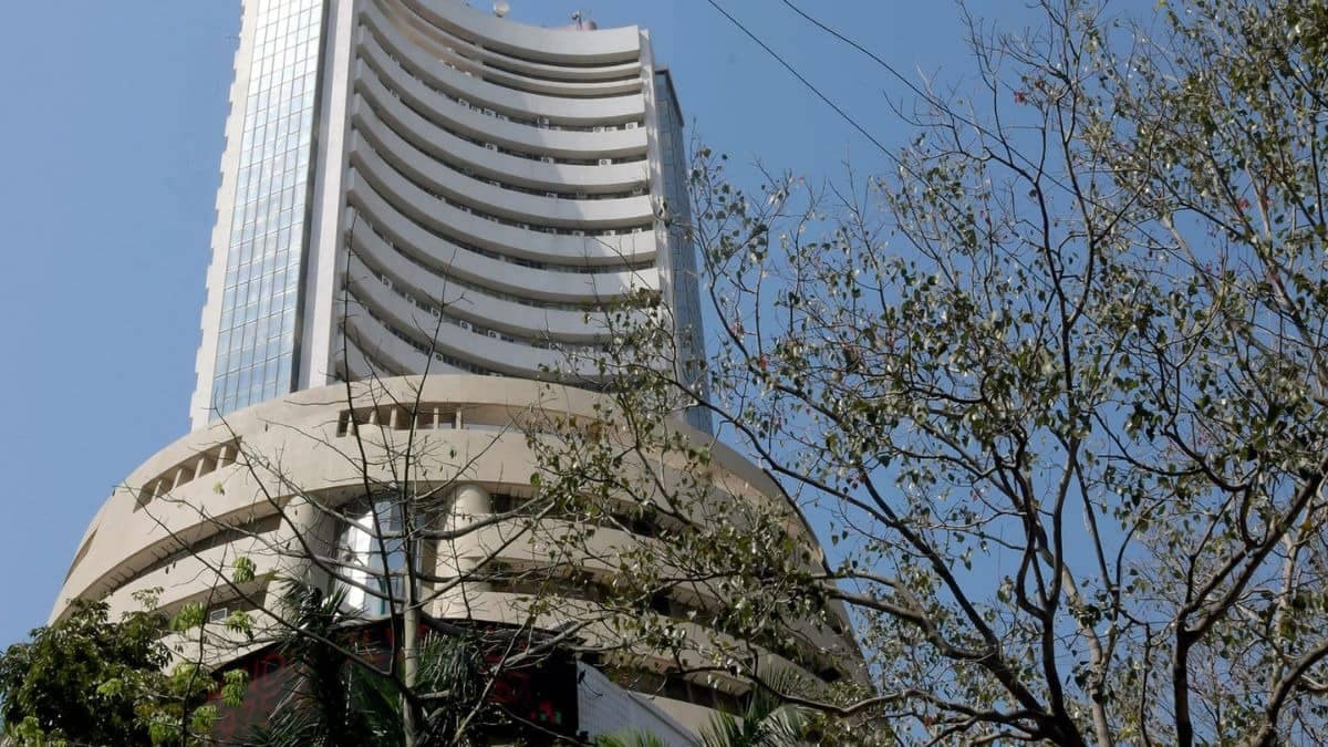 Sensex Jumps 448 pts, Nifty at 25,966: Rupee Hits 89.60 Amid RBI Boost