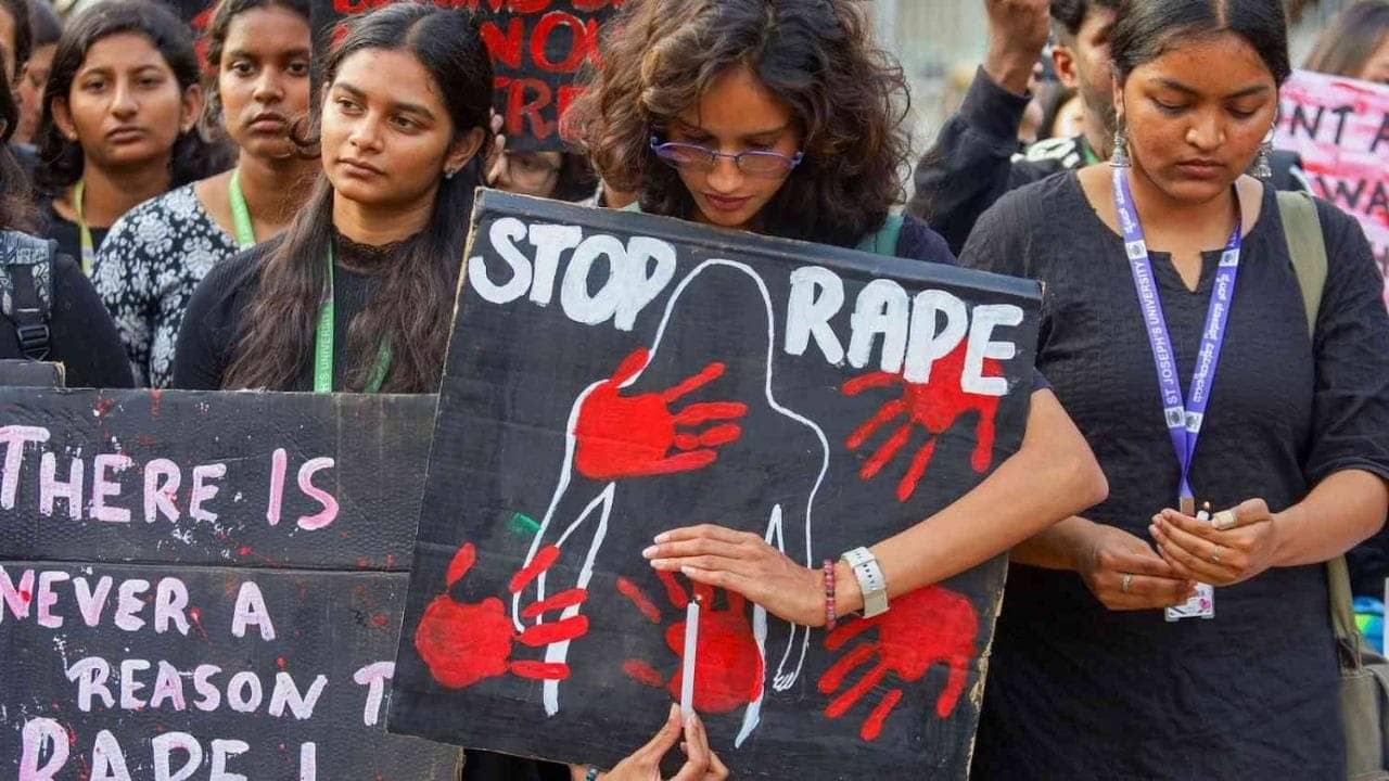 Medical Student Threatened and Raped Right Outside Campus Premises In West Bengal’s Durgapur, Parents Allege No Response from Administration