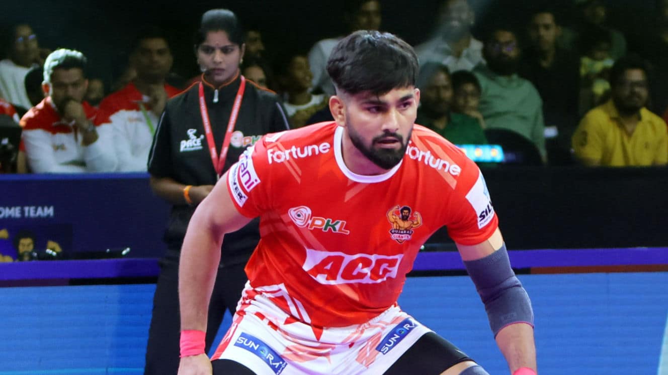 UP Yoddhas Return to Winning Ways in PKL 11, Defeat Gujarat Giants in Closely Contested Thriller