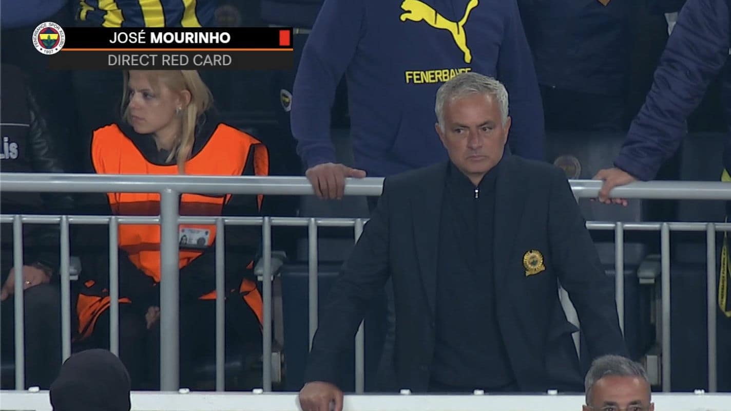 CLASSIC Jose Mourinho Sent Off Goes Viral as Fenerbahce Secures 1-1 Draw Against Manchester United