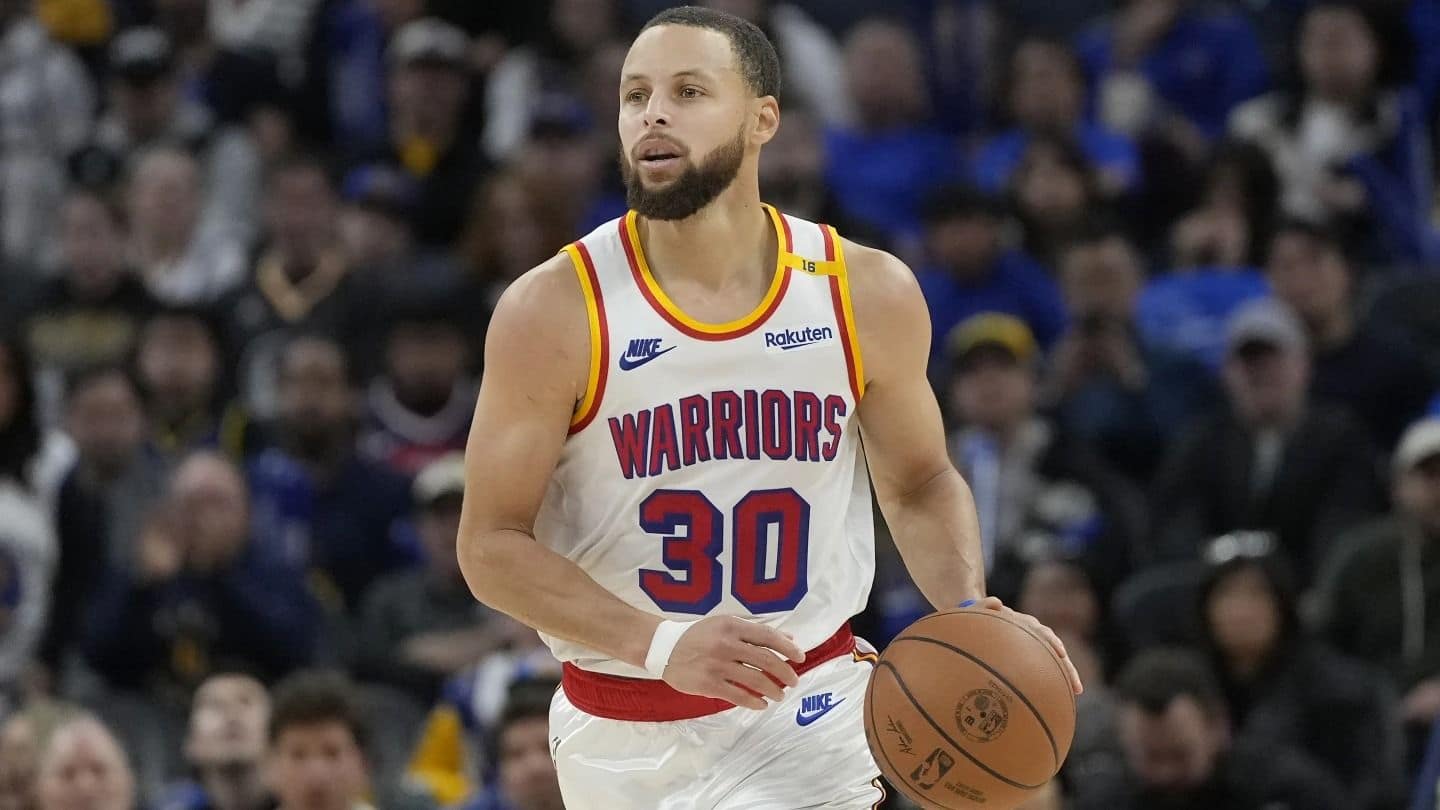 Stephen Curry Considered Day to Day After Injuring Left Ankle in Win Over Wizards