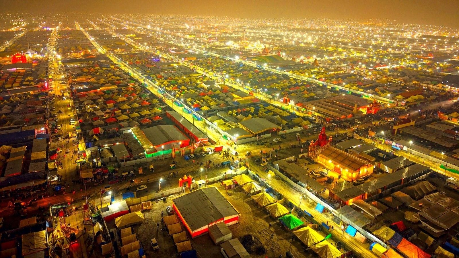 Maha Kumbh 2025: 8.81 Crore Devotees Took Holy Dip, Panchkosi Parikrama Begins with Ganga Puja | LIVE