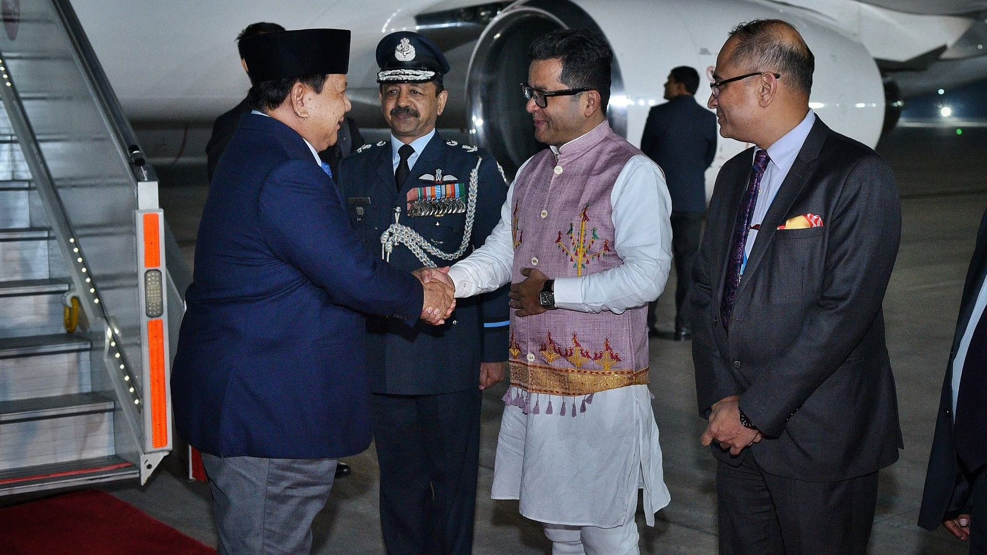 Indonesian President Prabowo Subianto Arrives in India Ahead of 76th Republic Day Celebrations
