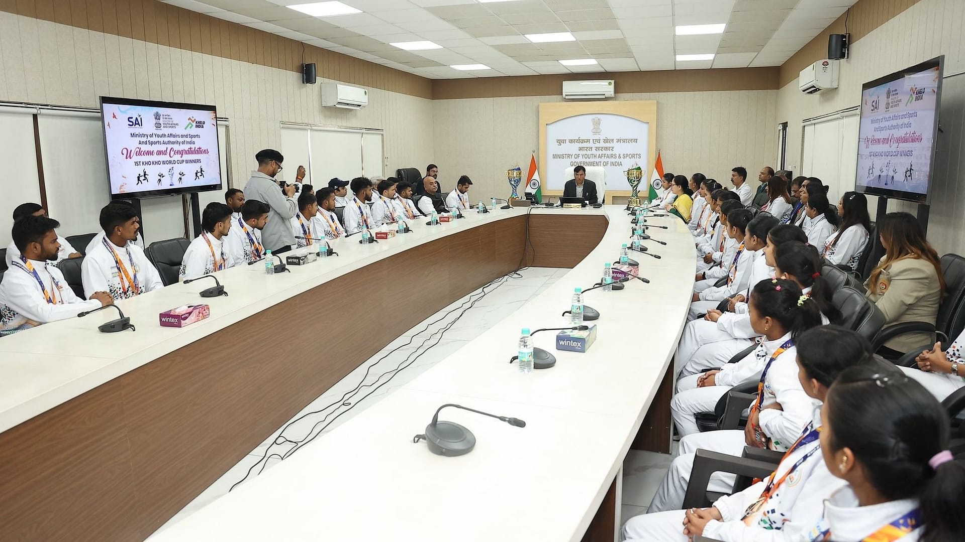 Sports Minister Mansukh Mandaviya Felicitates Kho Kho World Cup Winning Teams