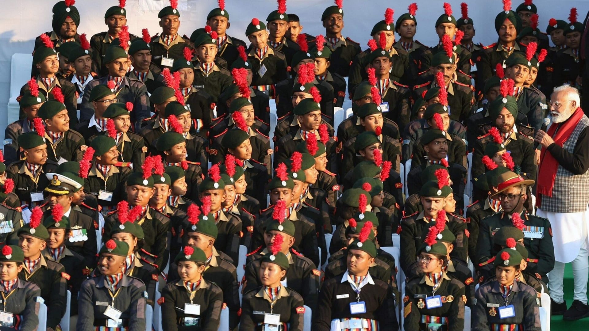 PM Modi Meets with Republic Day Parade Participants, Shares Inspiration of Hard Work