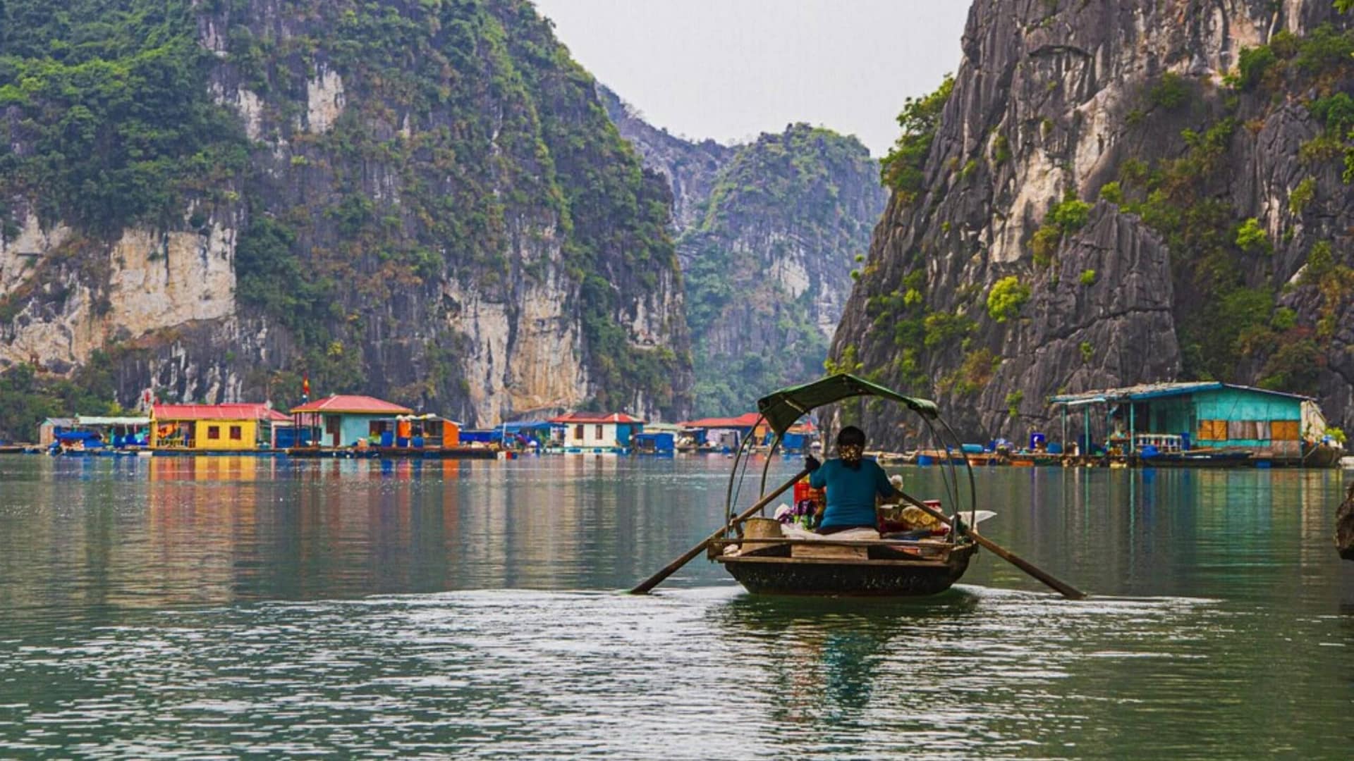 Vietnam Offers 5-10 Year Golden Visas to Boost Tourism