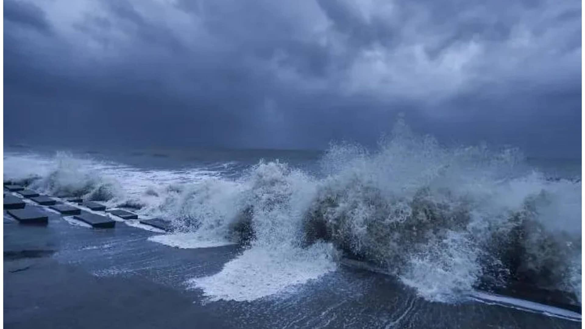 Cyclone Montha Landfall Begins, Set To Cross Andhra Pradesh In Next 3-4 Hours