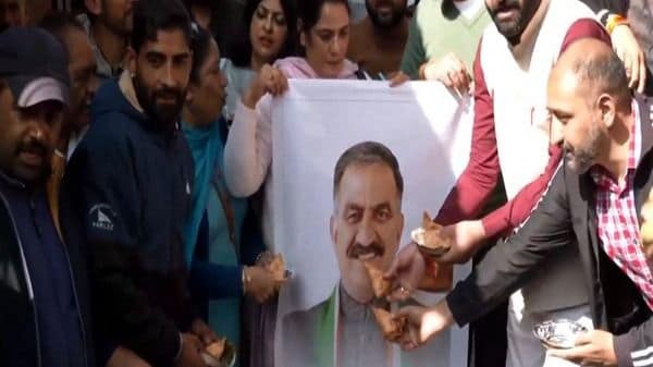 Sukhu Samosa Row: Bharatiya Janata Yuva Morcha Holds ‘Samosa March’ in Shimla