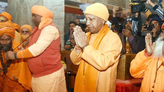 ‘Living Form of Our Eternal Culture, Faith’: UP CM Yogi Hails Devotees Taking First ‘Amrit Snan’ at Maha Kumbh