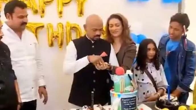 Vinod Kambli Gets Emotional While Celebrating 53rd Birthday In Thane During Routine Checkup, Video Goes Viral