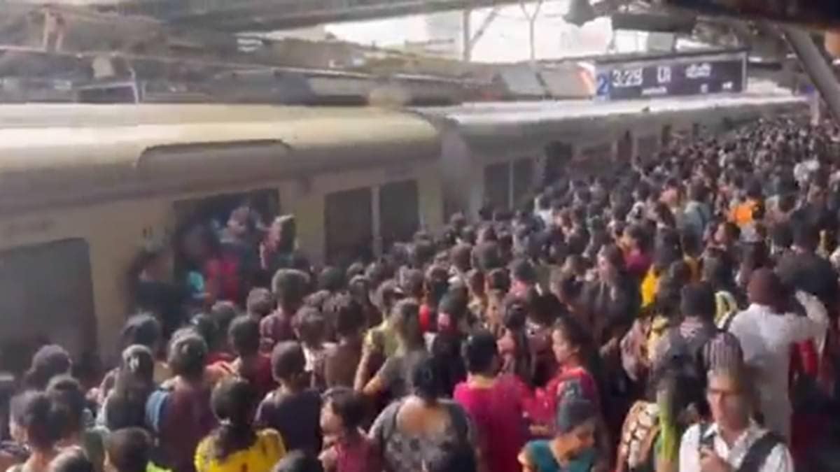 Mumbai Train Accident: 3 Feared Dead, Several Injured After Train Runs Over Passengers Near Sandhurst Station