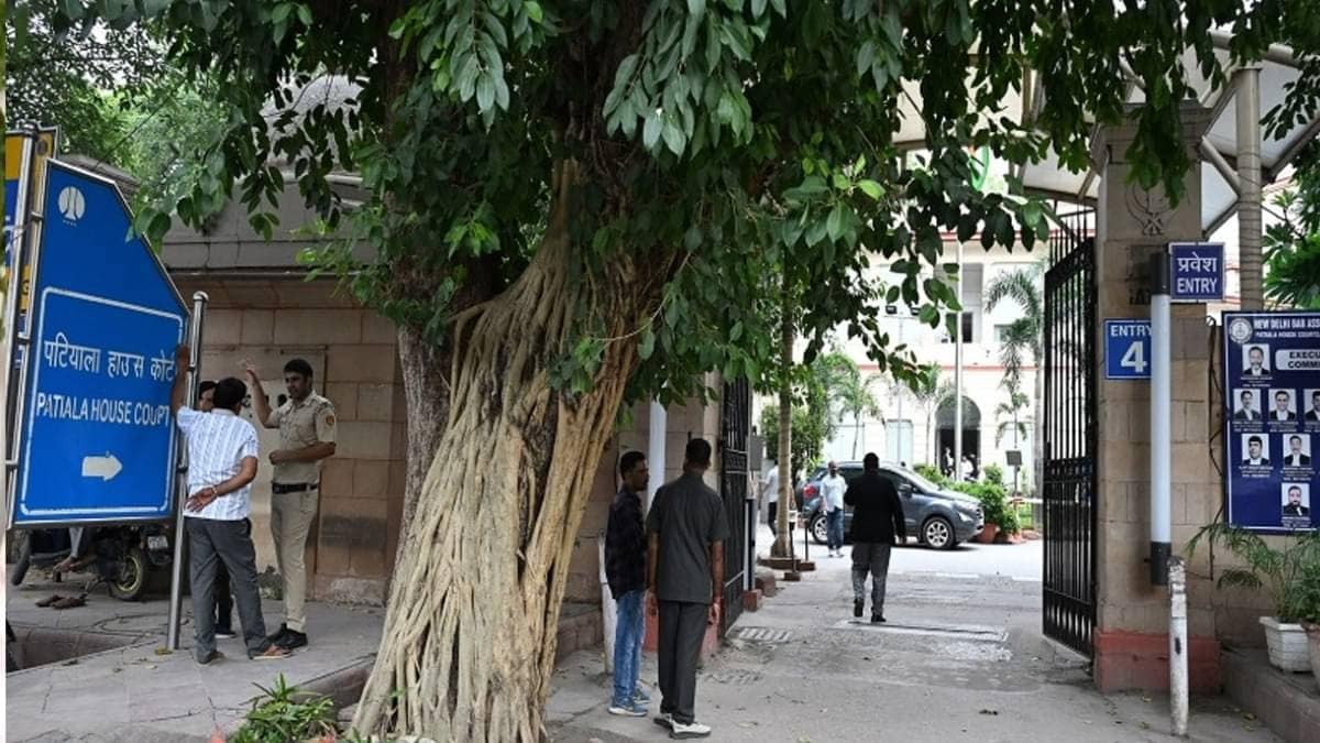 ISIS Module Case: Delhi Court Remands Two Operatives in Judicial Custody After Police Interrogation