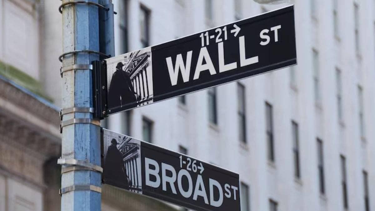 Wall Street Indexes Fall As Meta, Microsoft Drag, Along With Fed Rate Concerns