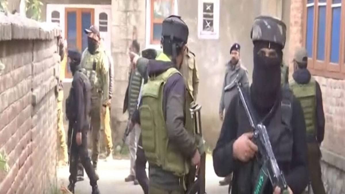 J-K: Anantnag Police Carry Out Raids Amid Massive Crackdown Against Banned Jamaat-e-Islami