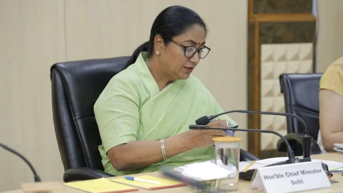 Pollution Control Efforts Intensify In Delhi: CM Rekha Gupta Reviews Progress, Directs Officials