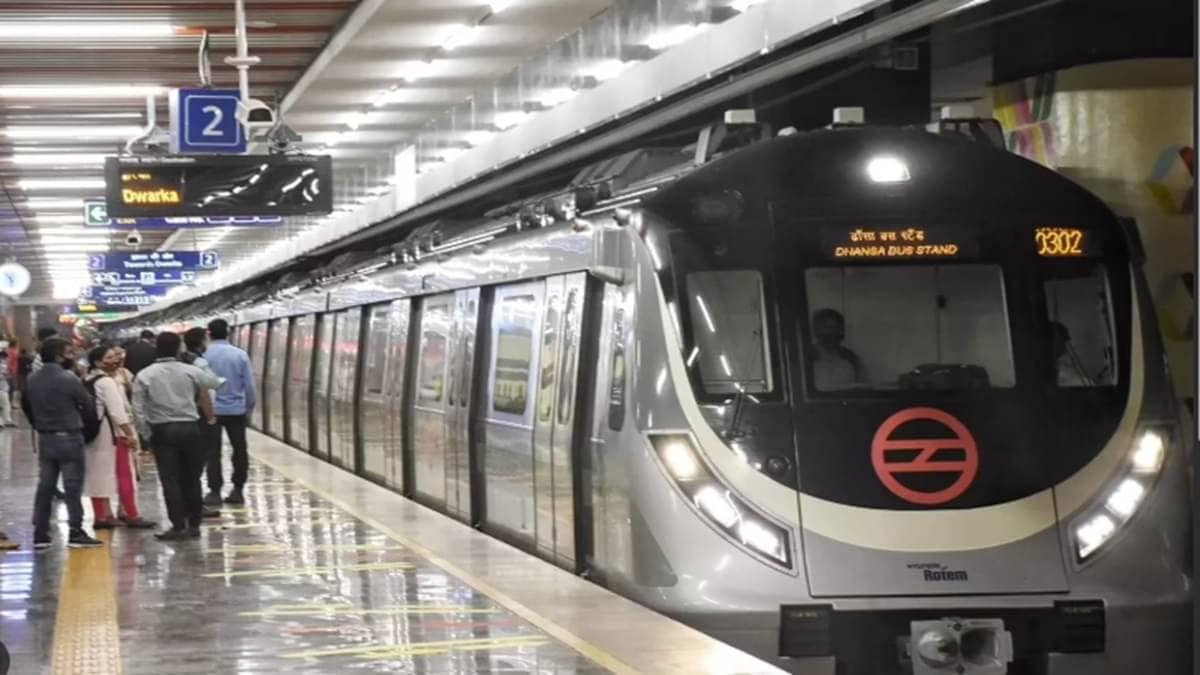Delhi Metro Starts Early At 5.15 AM To Tackle Rush Post Chhath Puja, Adds 40 Extra Trips to Curb Pollution