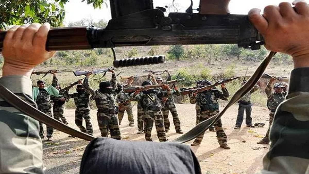 7 Maoists With Rs 37 Lakh Bounty Surrender In Chhattisgarh’s Gariyaband